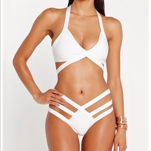 Strappy bandage low cut bikini